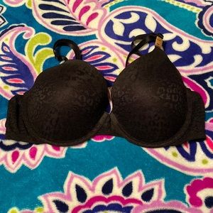 PINK Wear Everywhere T-Shirt Lightly Lined Bra